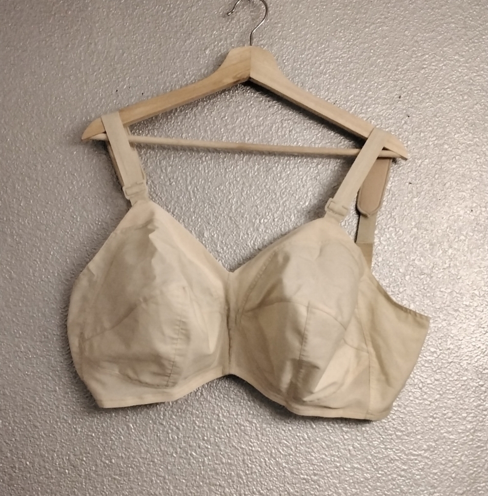NWOT Exquisite Form Beige Wirefree Bra    Size 44DD